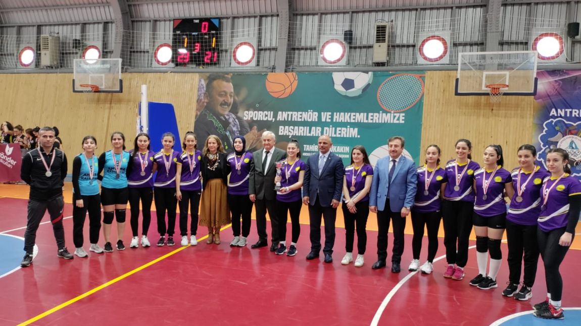 Körfez İlçesi Liseler Arası Genç Kızlar Voleybol Turnuvası şampiyonluğu